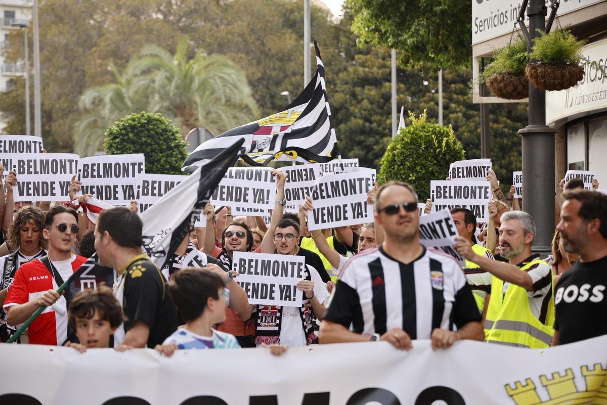 La afición, durante la última manifestación por las calles de Cartagena