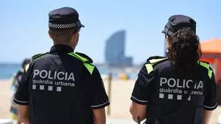 Pistolas táser con cámara: el nuevo plan de seguridad de Barcelona para la Guardia Urbana