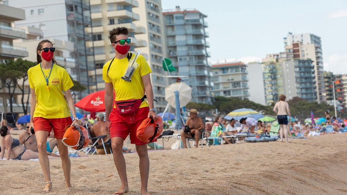 Socorristes de Platja d&#039;Aro a la platja Gran.