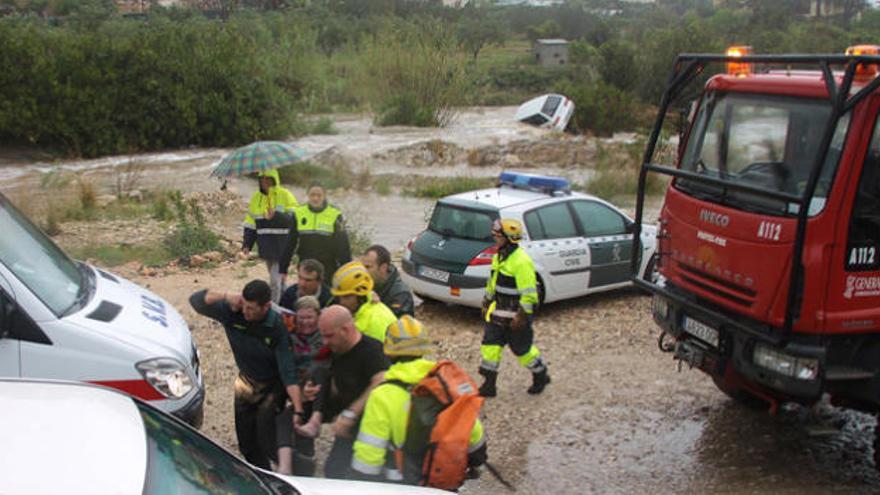 Un guardia civil rescató a una mujer en el río Gorgos