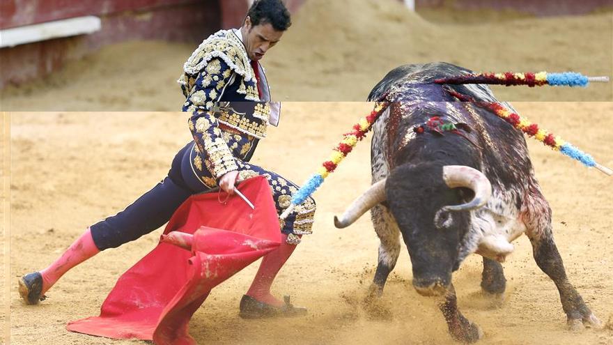 Finito de Córdoba corta dos orejas en el festival de Aracena