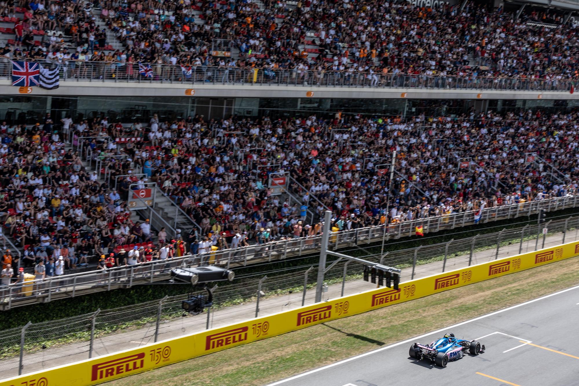 La grada de Montmeló, hasta la bandera durante el Gran premio de Fórmula 1