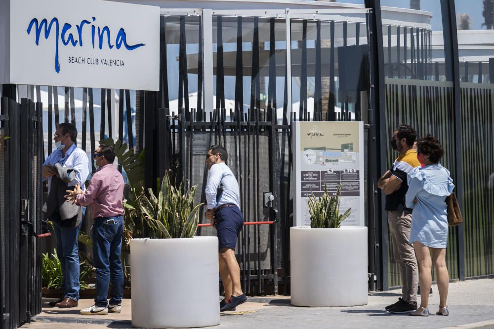 Playas y terrazas llenas en València en los primeros días de la fase 1