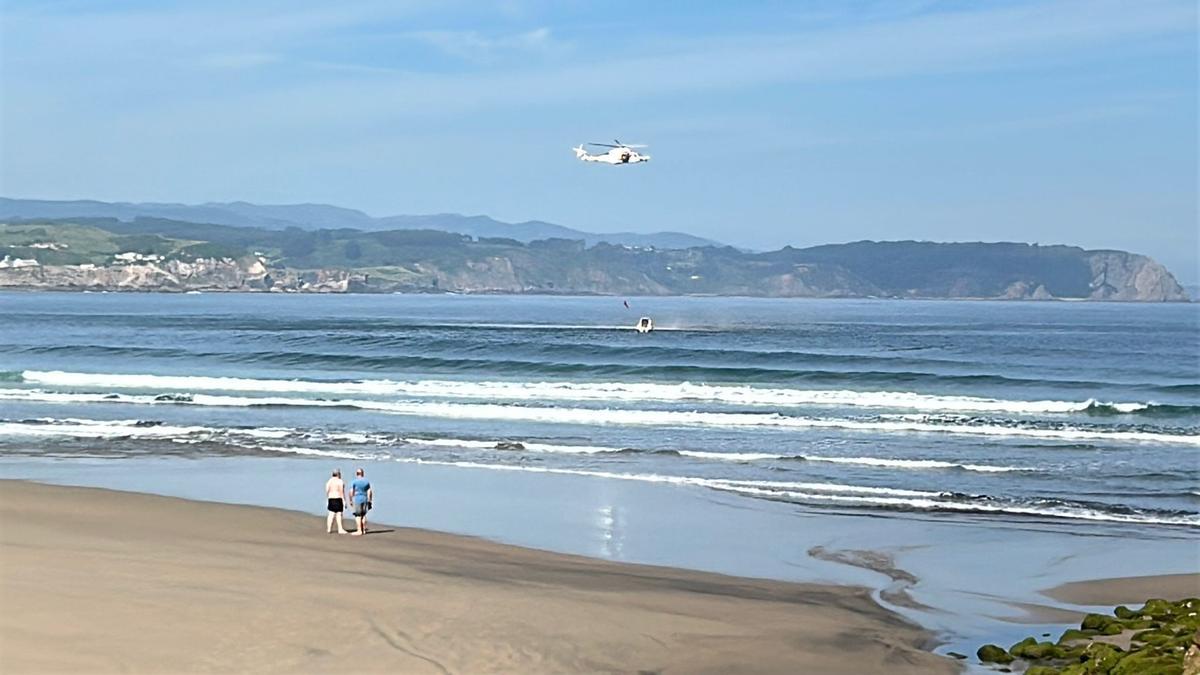 EN IMÁGENES: Recuperan en Salinas el cuerpo sin vida de una persona tras ser hallado por un pescador
