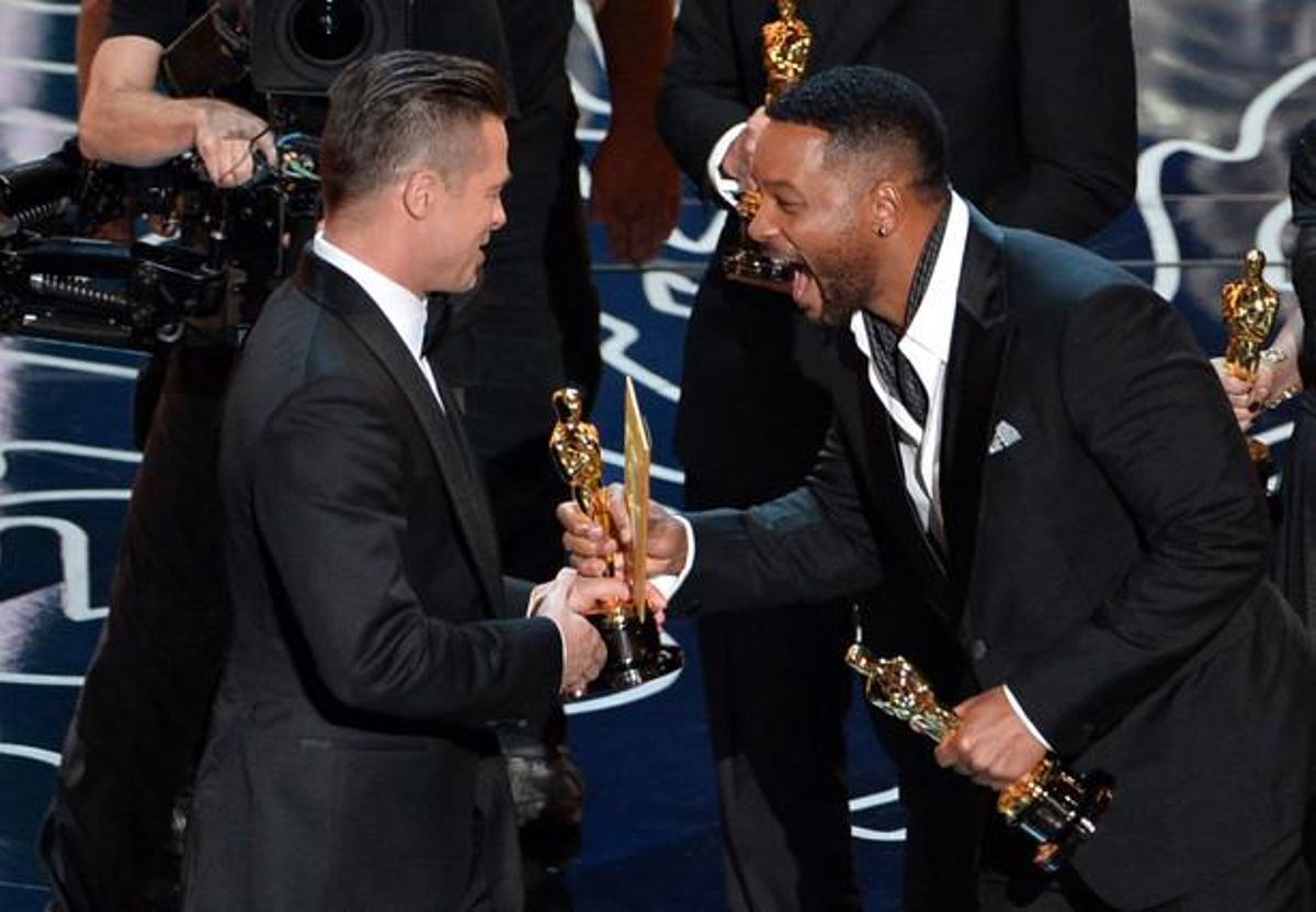 L’actor i també productor de ’12 anys d’esclavitud’, Brad Pitt, amb Will Smith.