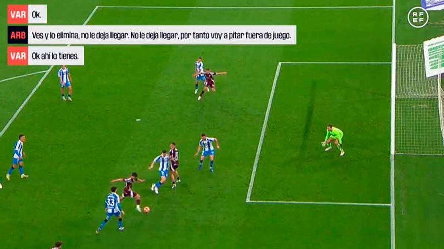 Audio del VAR del Deportivo | El videoarbitraje, esta vez aliado: &quot;Interfiere en la jugada, no le deja llegar&quot;