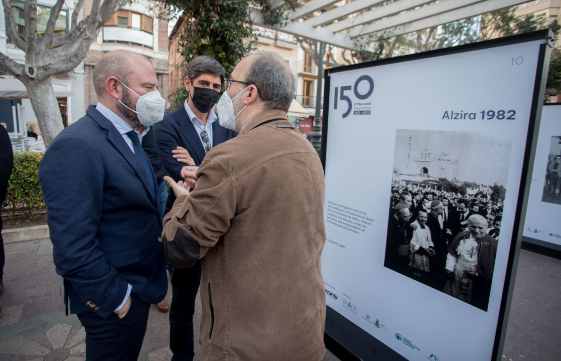 Inauguración de la exposición 150 años de Levante-EMV en Alzira