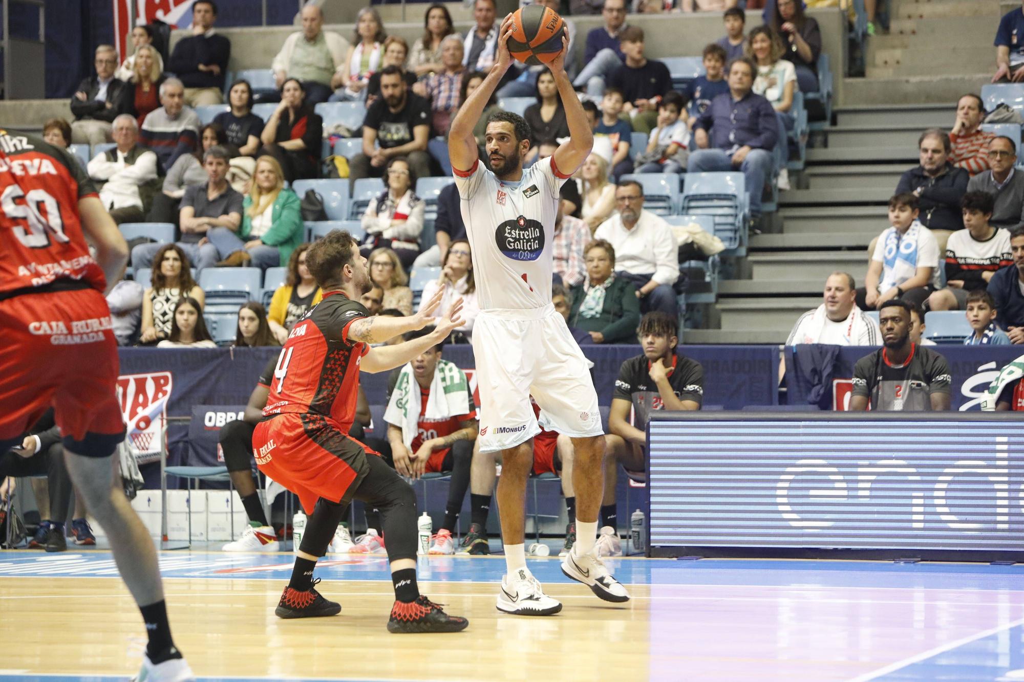 Monbus Obradoiro - Covirán Granada: las imágenes del partido