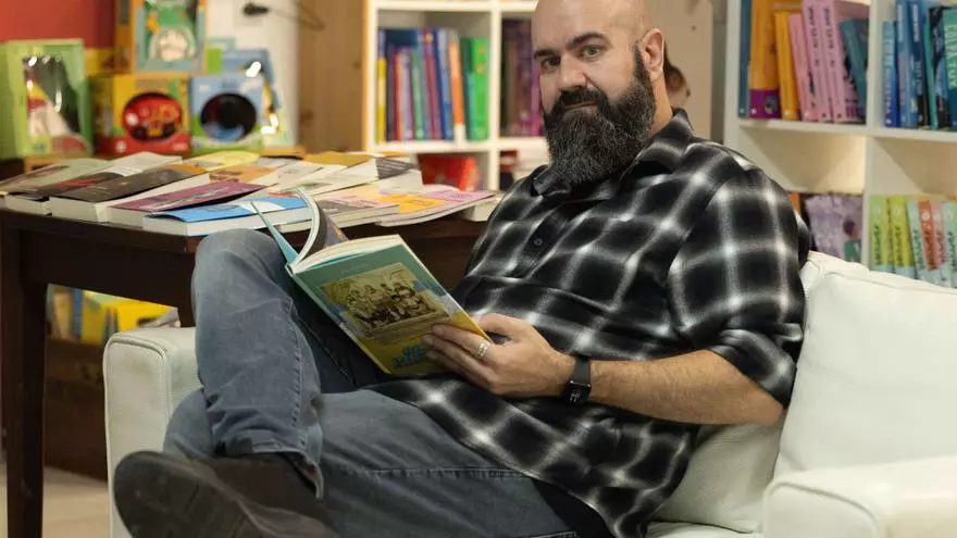 Álex berlanga, coordinador de club de lectura de còmics: «Qui ha crescut llegint còmics, d’adult vol seguir»