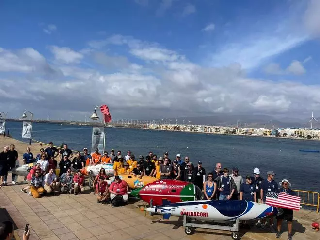 Carrera internacional de submarinos monoplaza en la playa de Arinaga