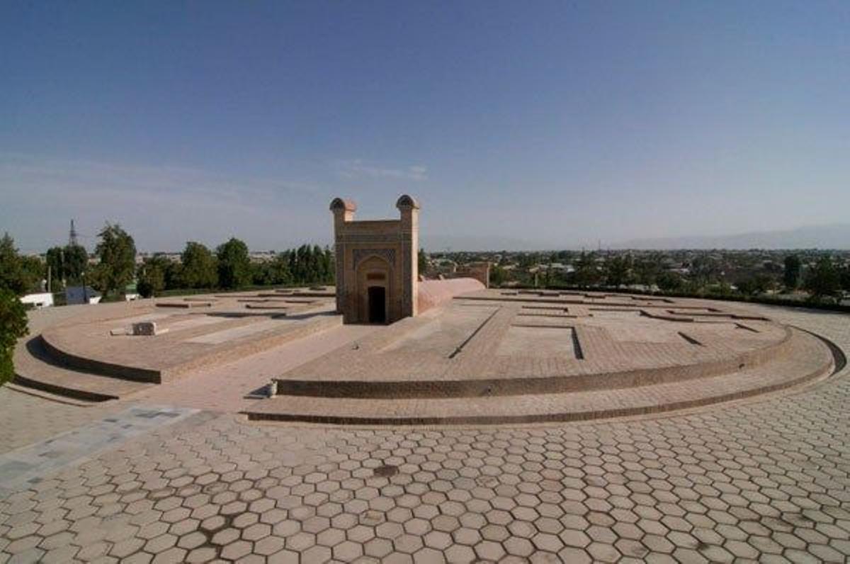 El Observatorio de Ulugh Beg lleva por nombre Gurjani Zij y fue construido en el siglo XV.