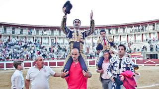Mateos anuncia que esta semana se publica la licitación para explotar la plaza de toros de Cáceres