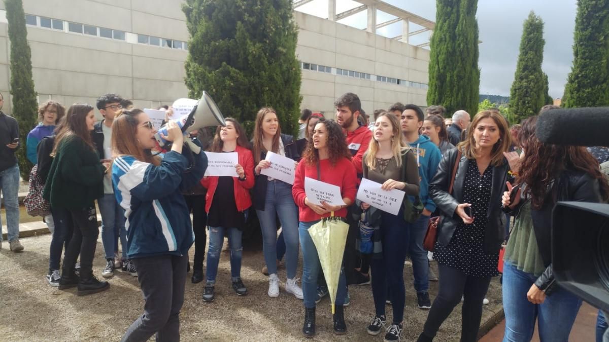 Protestas por la filtración del examen de selectividad en Extremadura
