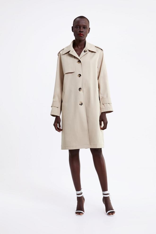 Trench reversible, de Zara