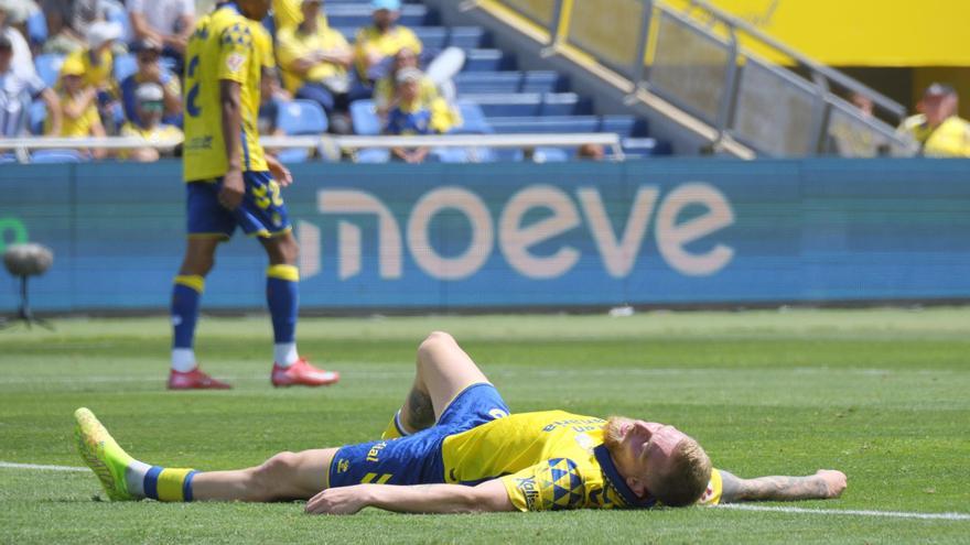 Momento del partido entre Las Palmas y la Real Sociedad.
