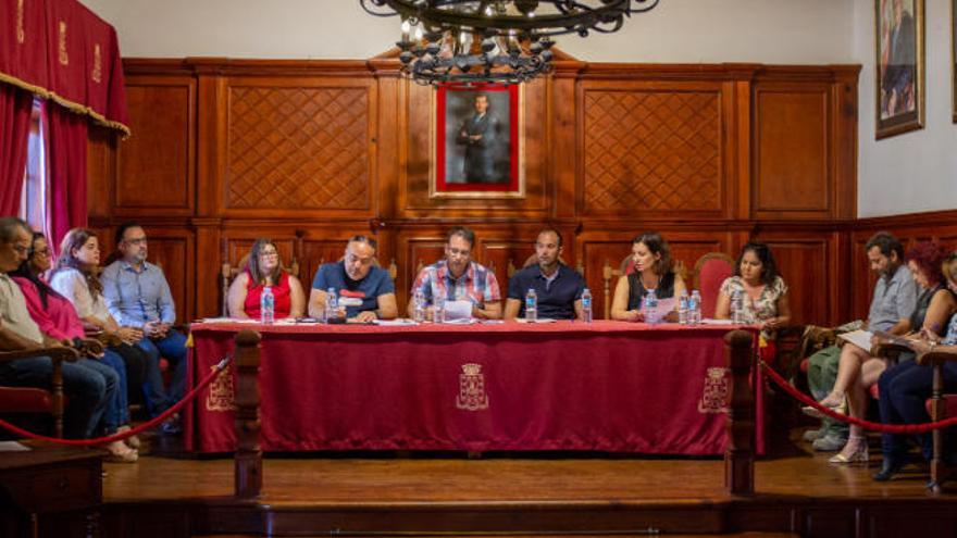 Los miembros de la nueva corporación municipal de San Sebastián de La Gomera.