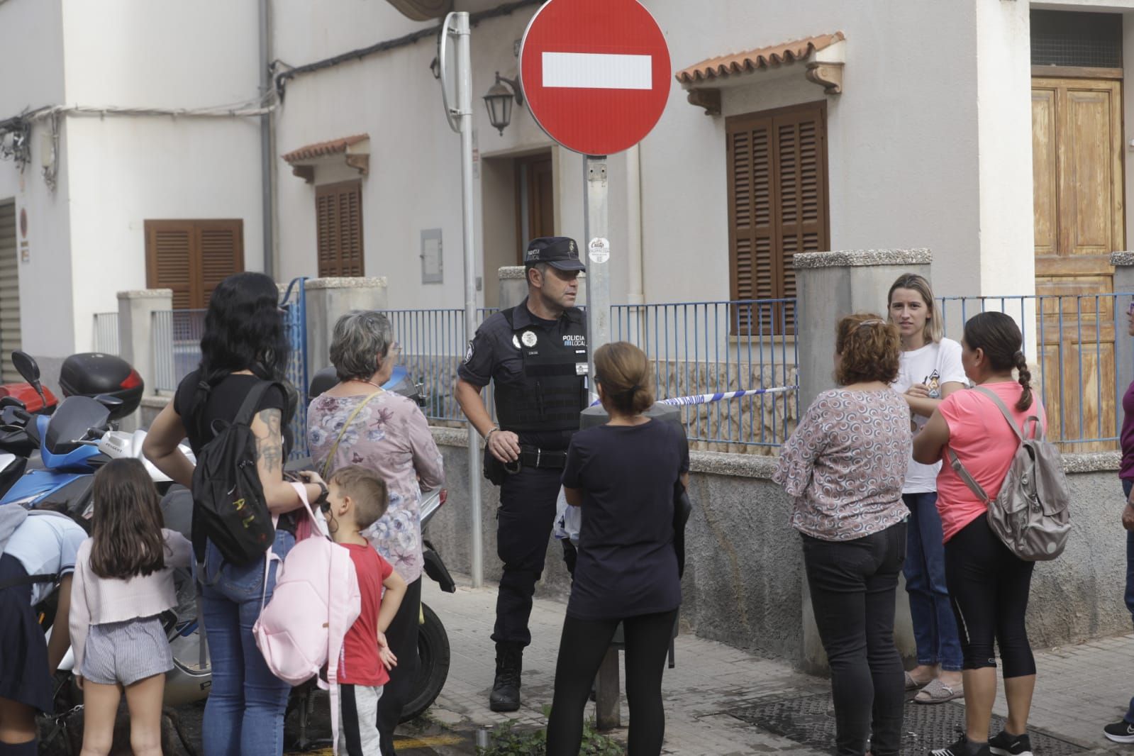 Un hombre herido en el incendio en un garaje en Palma