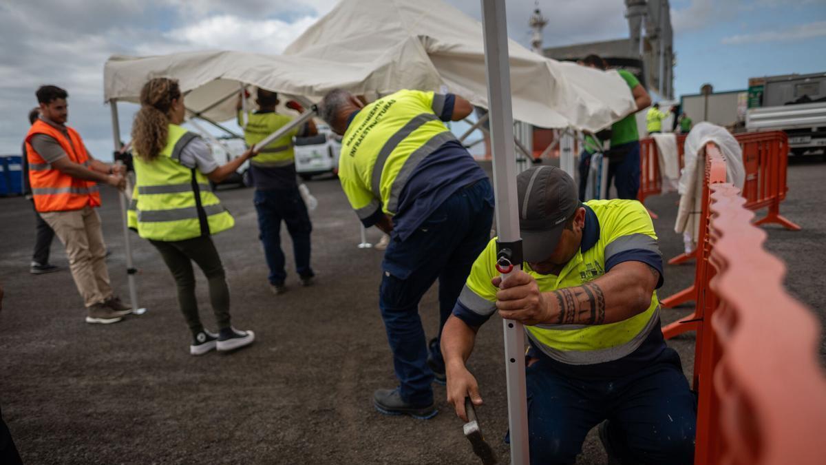 Ultiman el dispositivo para evacuar a los pasajeros del crucero del hantavirus en el puerto de Granadilla (Tenerife)