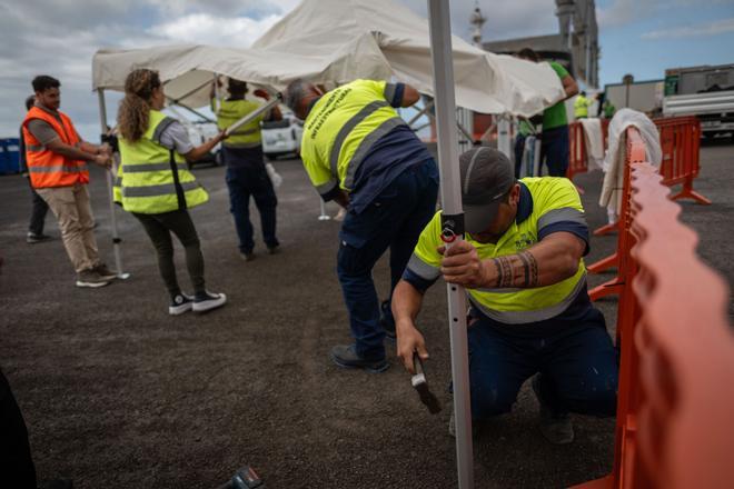 Ultiman el dispositivo para evacuar a los pasajeros del crucero del hantavirus en el puerto de Granadilla (Tenerife)