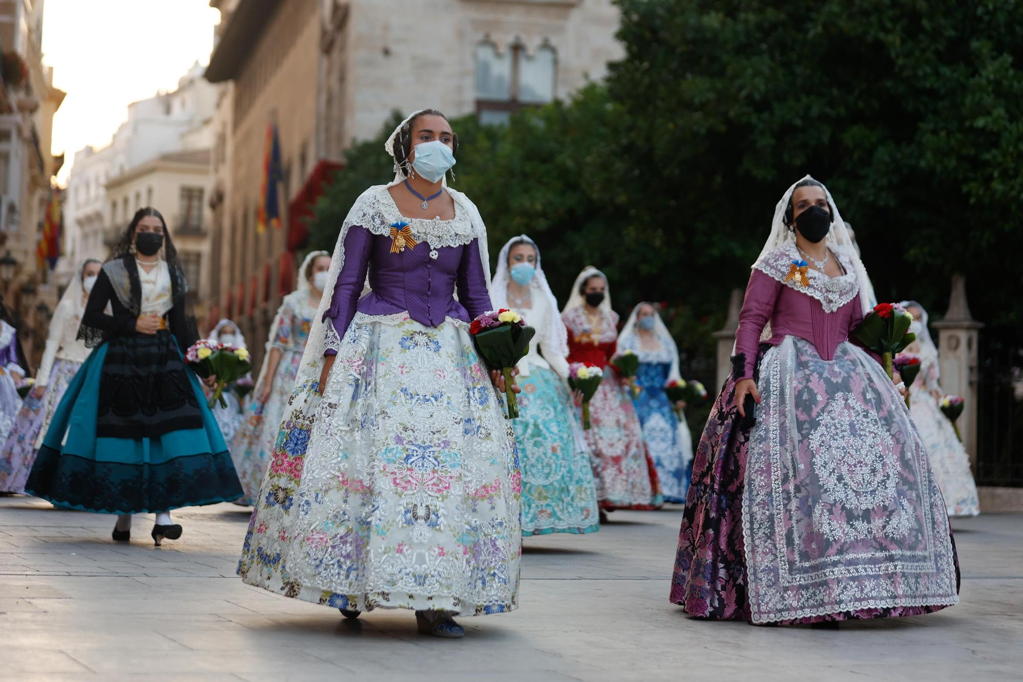 Búscate en el segundo día de Ofrenda por la calle Caballeros (entre las 19.00 y las 20.00 horas)