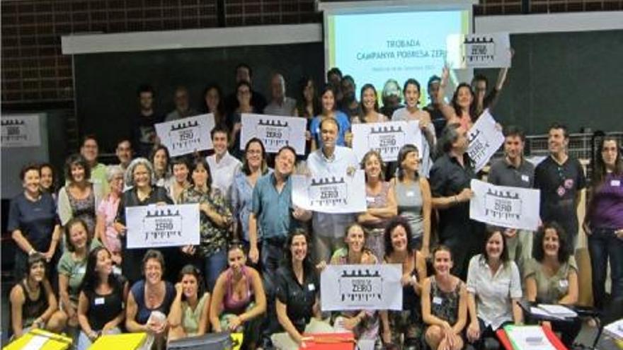 La reunión celebrada en la Universitat de València reunió a más de 60 entidades.