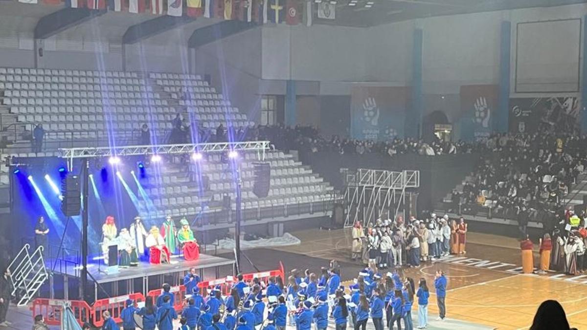 Recepción real en el pabellón de Llíria debido al mal tiempo.