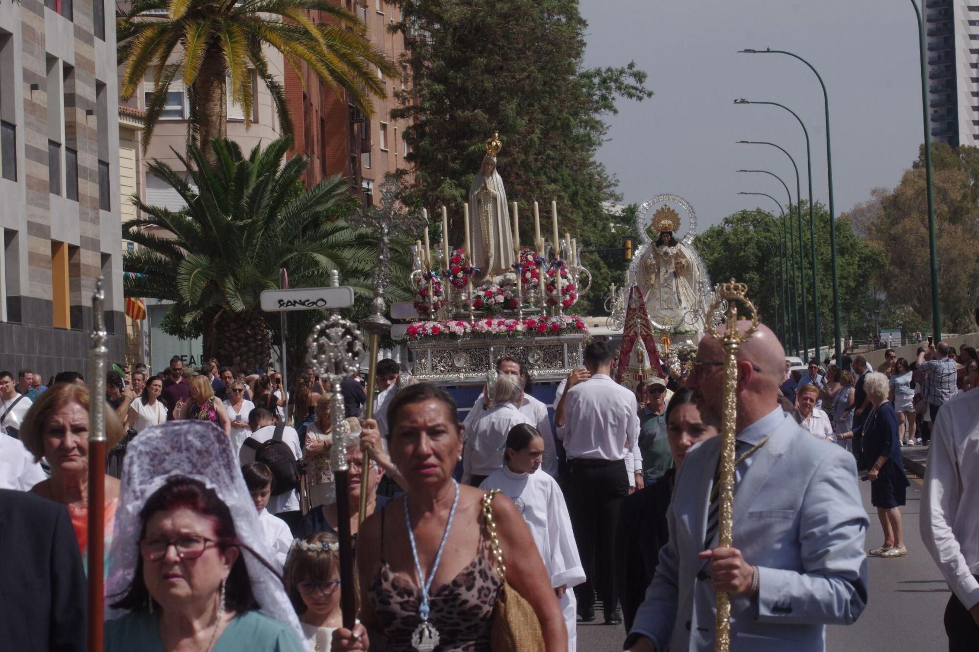Traslado de la Virgen de Fátima y la Virgen de las Mercedes (El Tarajal) hacia sus altares por la festividad del Corpus en Málaga