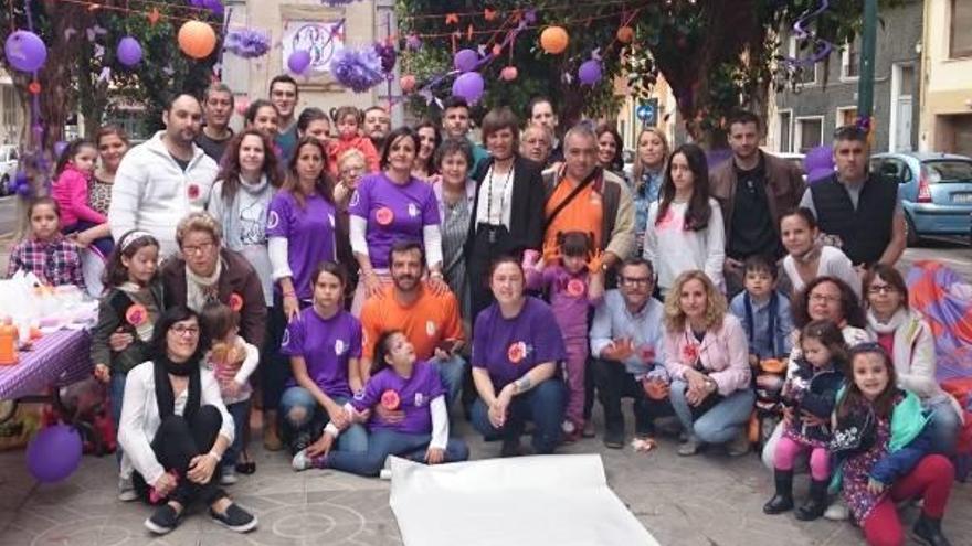 Benifaió se viste de colores para apoyar una causa solidaria