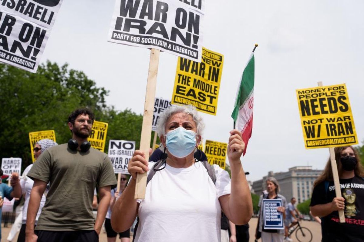 Protestas contra la guerra en Irán frente a la Casa Blanca