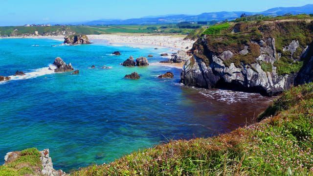 Una de las playas menos masifcadas y más bonitas se encuentra en Astúrias.