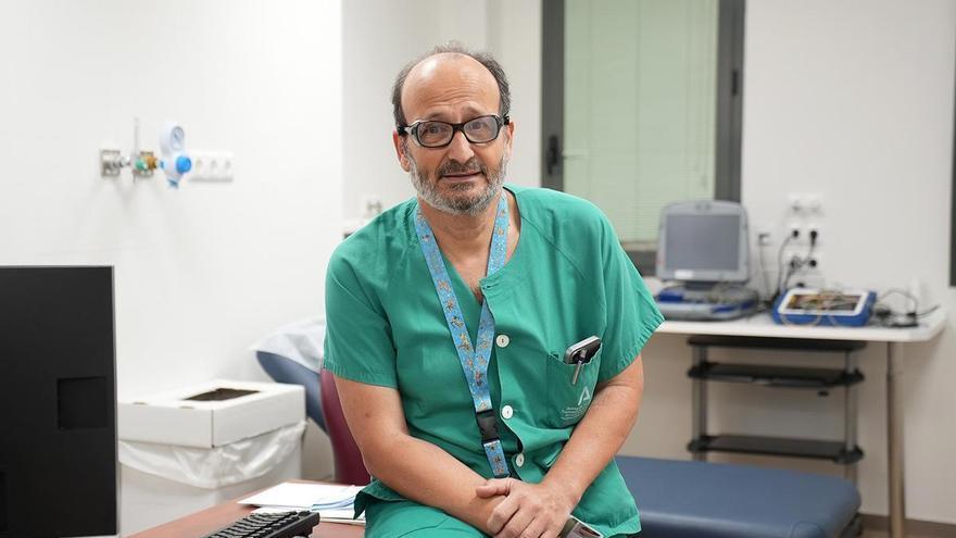 ¿Puede causar la baliza V16 alteraciones en los marcapasos? El cardiólogo cordobés José Segura tranquiliza sobre posibles riesgos