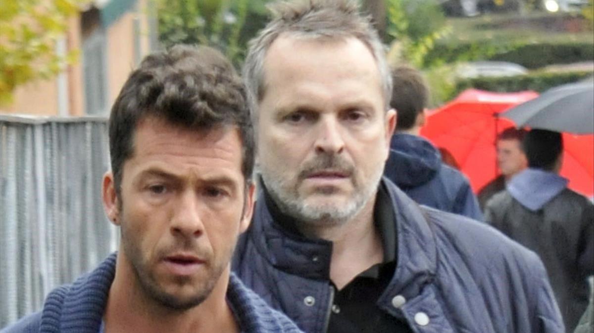 lmmarco45625962 el cantante miguel bose y nacho palau por las calles de madr181128125023