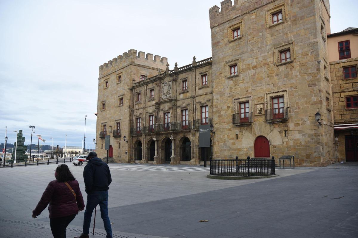 Fachada del Palacio de Revillagigedo.