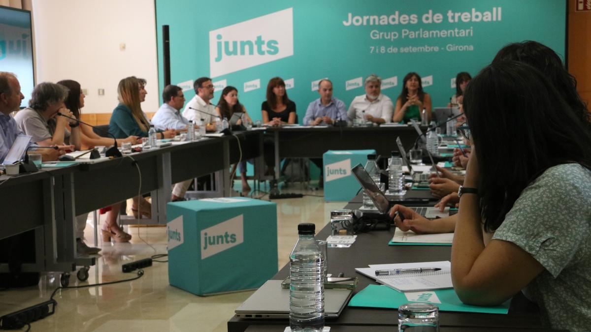 Imatge d&#039;arxiu d&#039;una trobada de treball de Junts