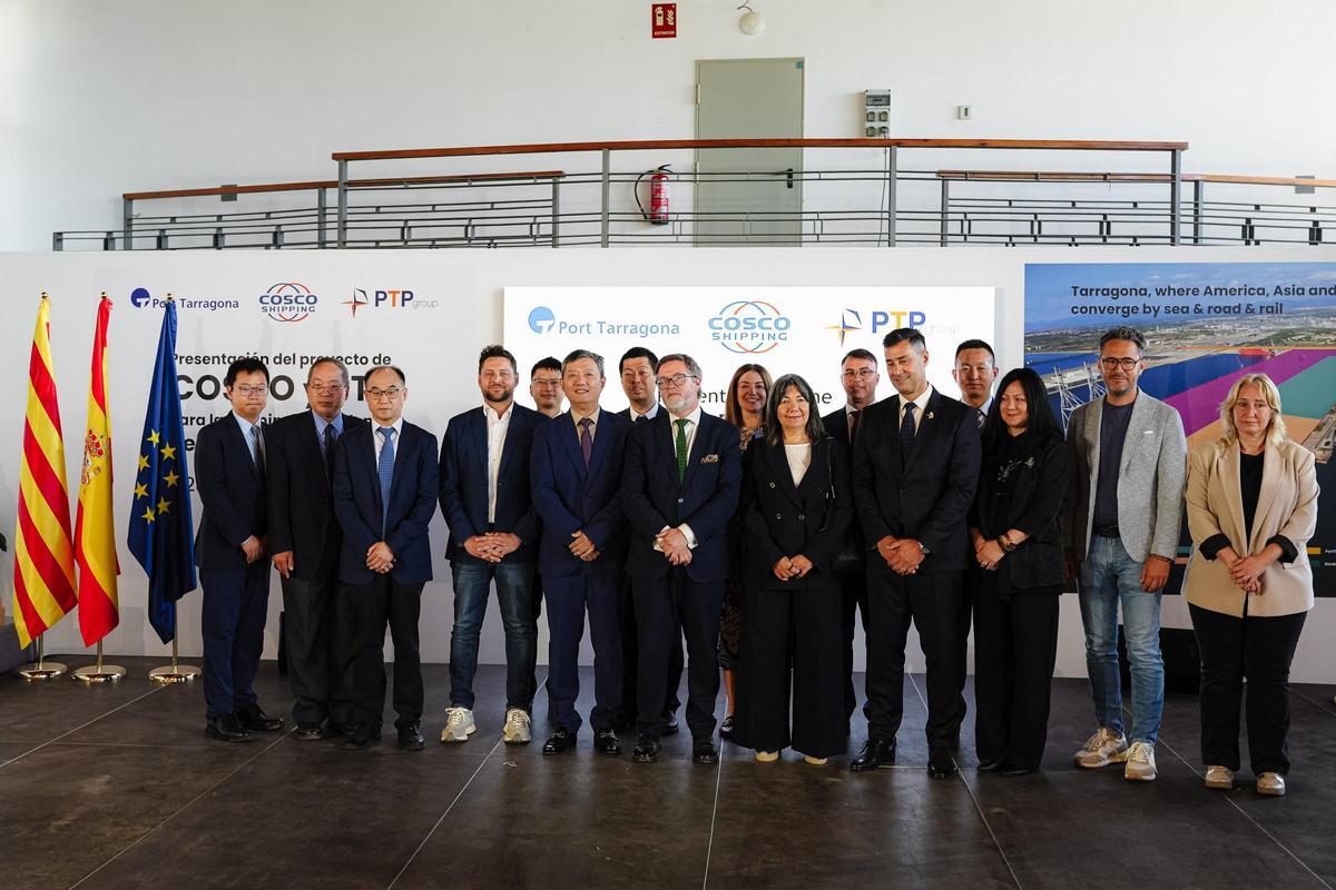 Representantes de Tarragona y el Port con las directivas de las empresas Cosco Shipping y PTP Group.