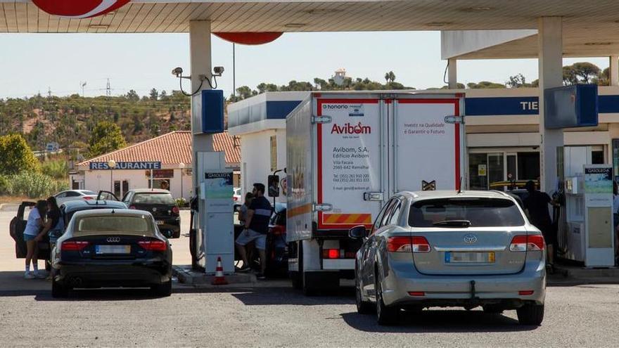 Normalidad en las gasolineras pacenses pese a la huelga lusa de transportes