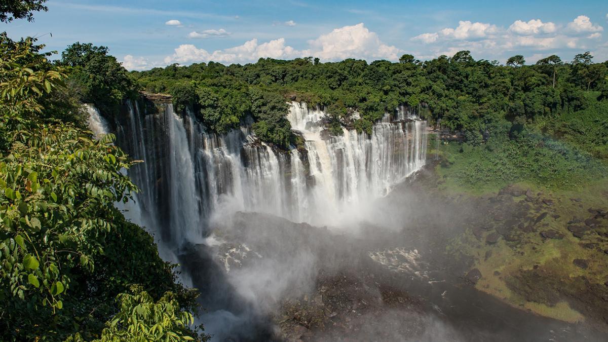 Cataratas de Kalandula, uno de los paisajes naturales más espectaculares de Angola.
