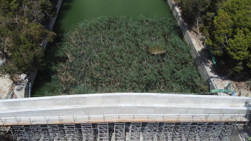 Obras en el embalse de Amadorio para garantizar el agua de siete localidades de la Marina Baixa