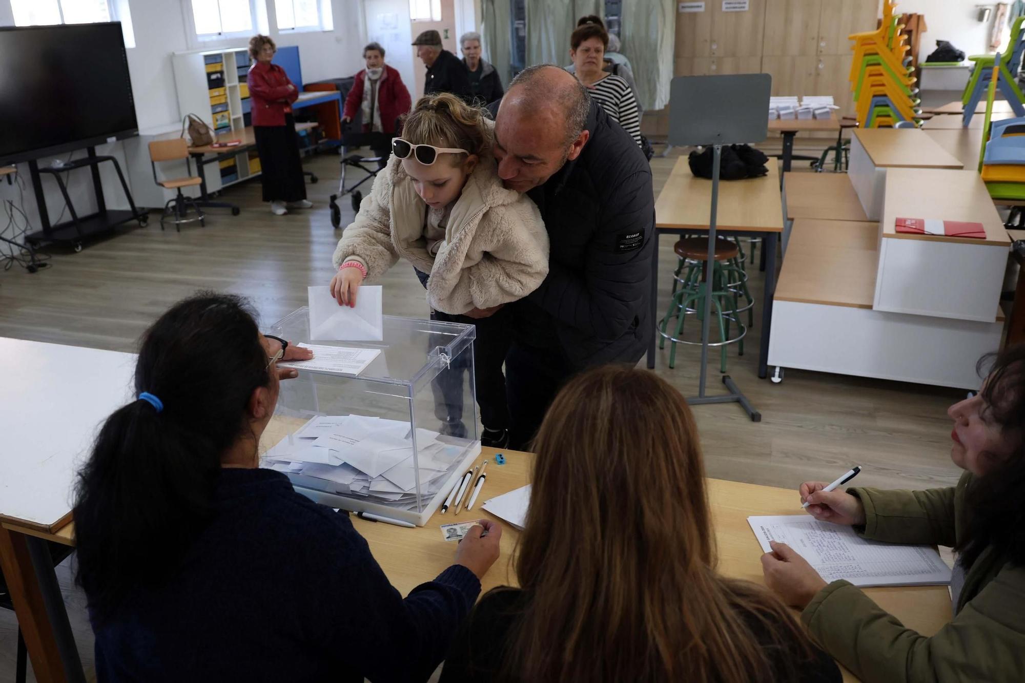 Así transcurrió la jornada electoral del 18-F en O Salnés.