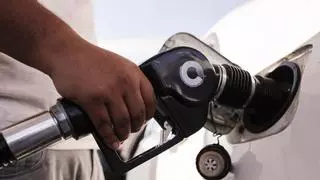 La desconocida multa que te puede poner la DGT por echar mal la gasolina: así es cómo puedes evitarla