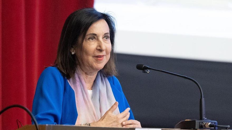 La ministra de Defensa no suspende al DAO de la Guardia Civil porque carece de "elementos de juicio suficientes"