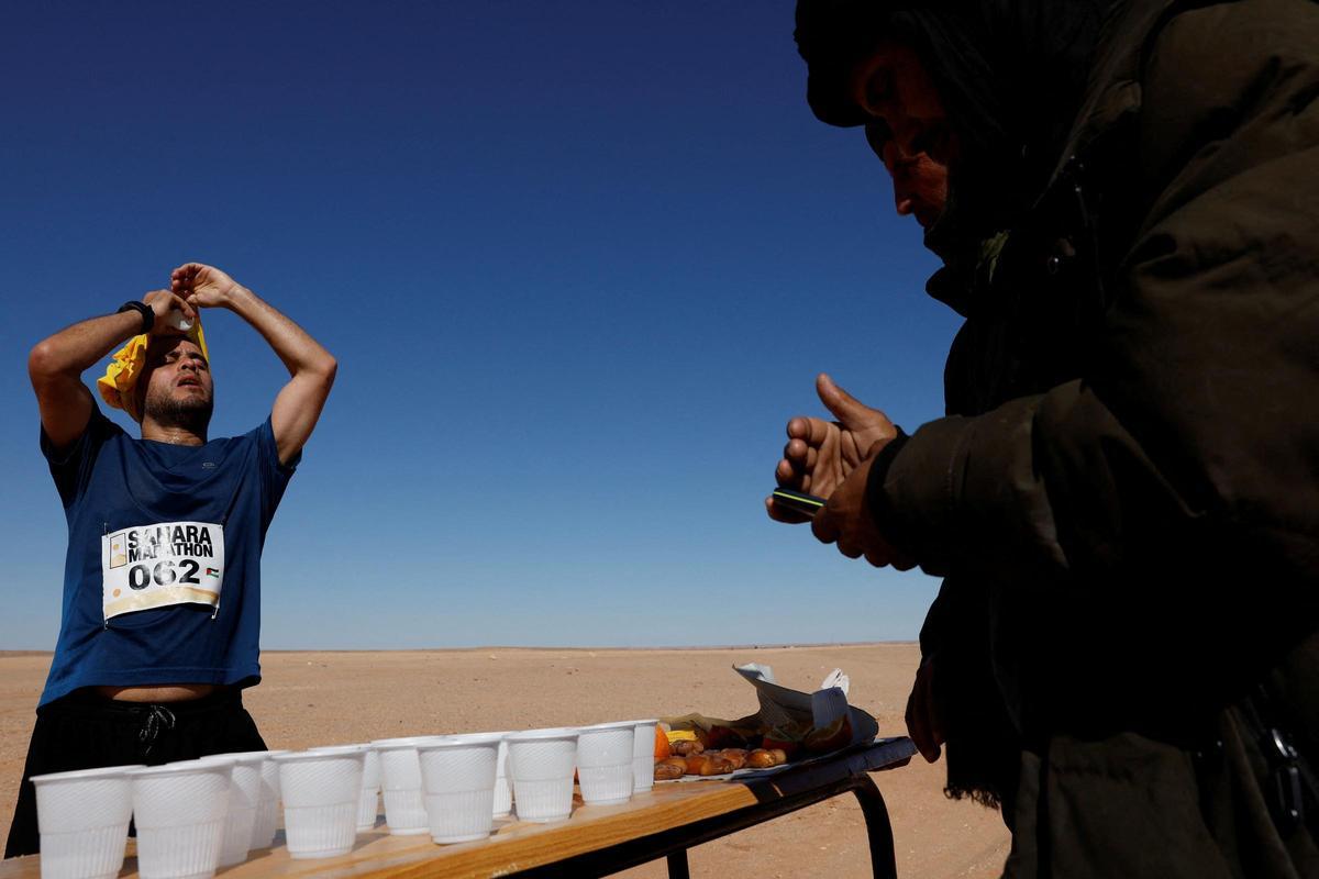 Imágenes de la 23ª edición del Sahara Marathon, en Argelia.