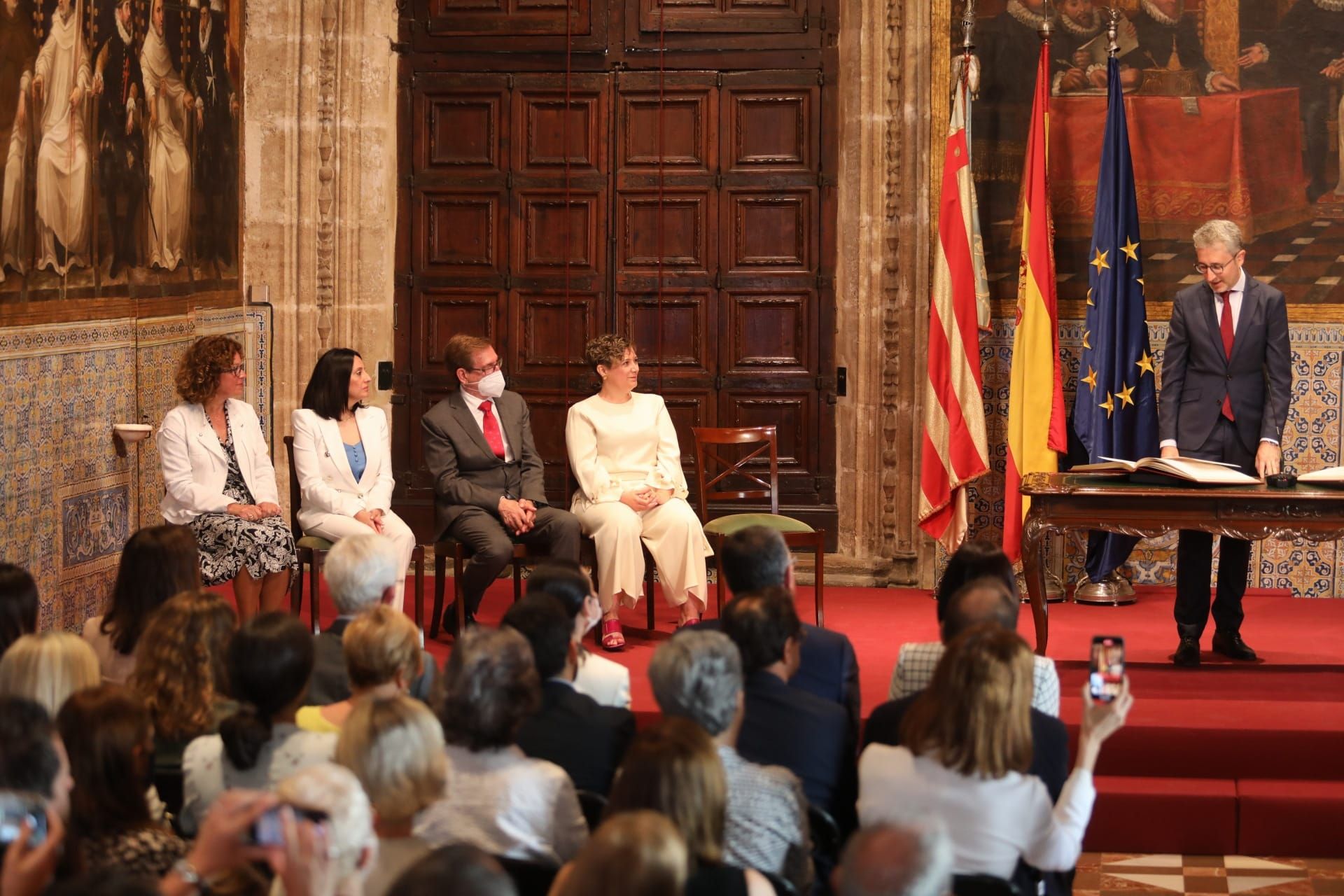 Así queda el nuevo Consell tras la toma de posesión de los nuevos consellers