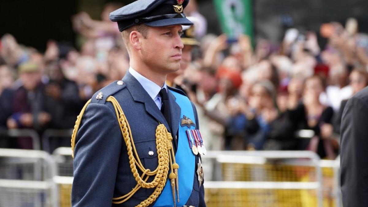 El príncipe Guillermo en el cortejo fúnebre de Isabel II