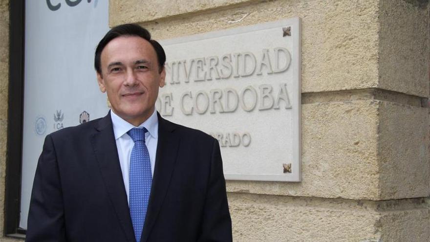 Gómez Villamandos presenta su candidatura para ser reelegido rector