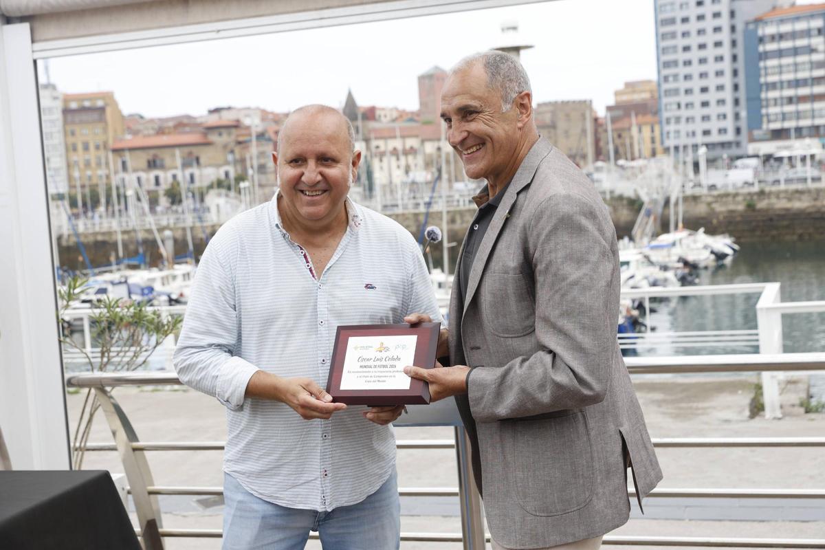 El homenaje a los técnicos y periodistas asturianos mundialistas, en imágenes
