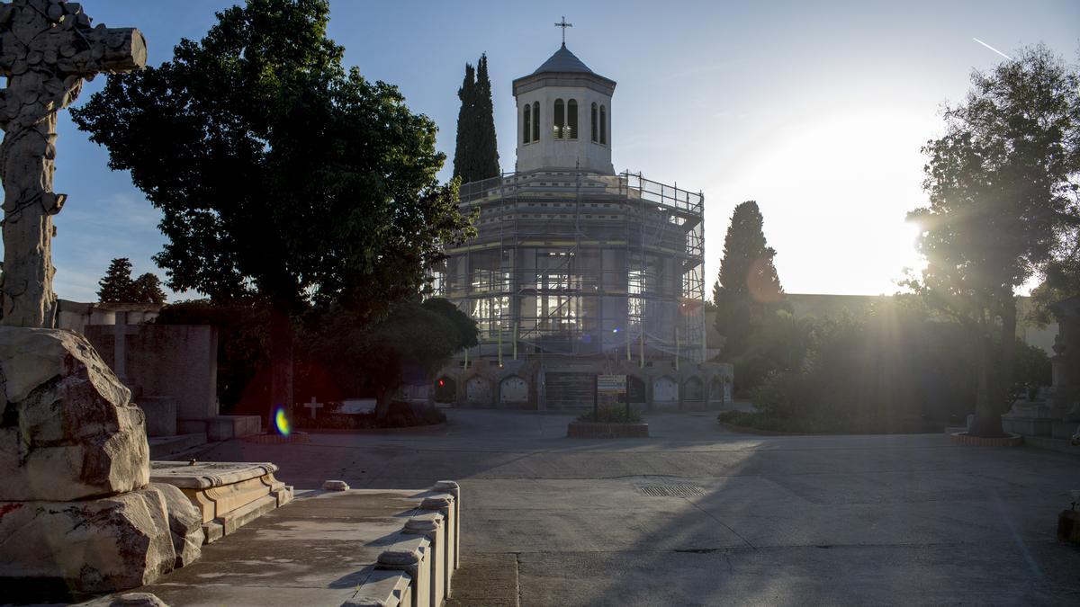 Restauración de la capilla en el cementerio de Sant Andreu.