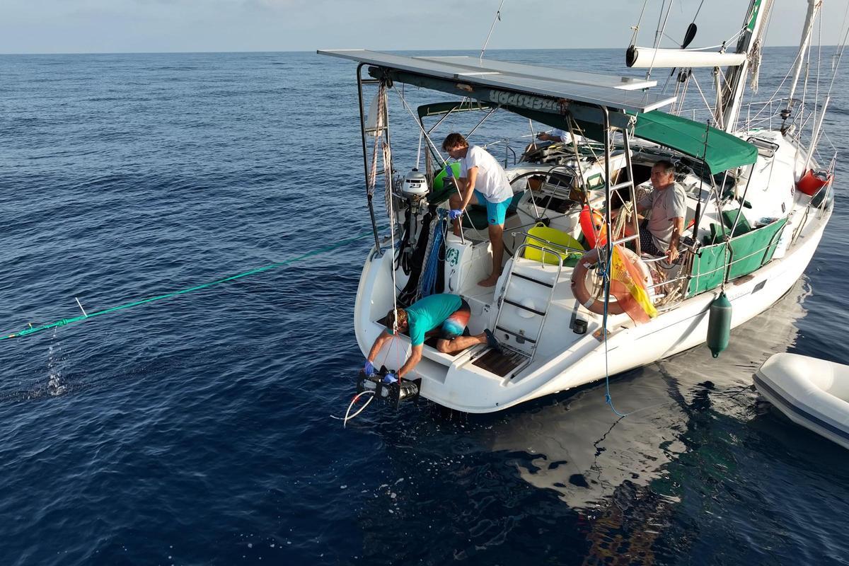 La técnica del ADN ambiental permite detectar restos de piel o excrementos que quedan en el agua.