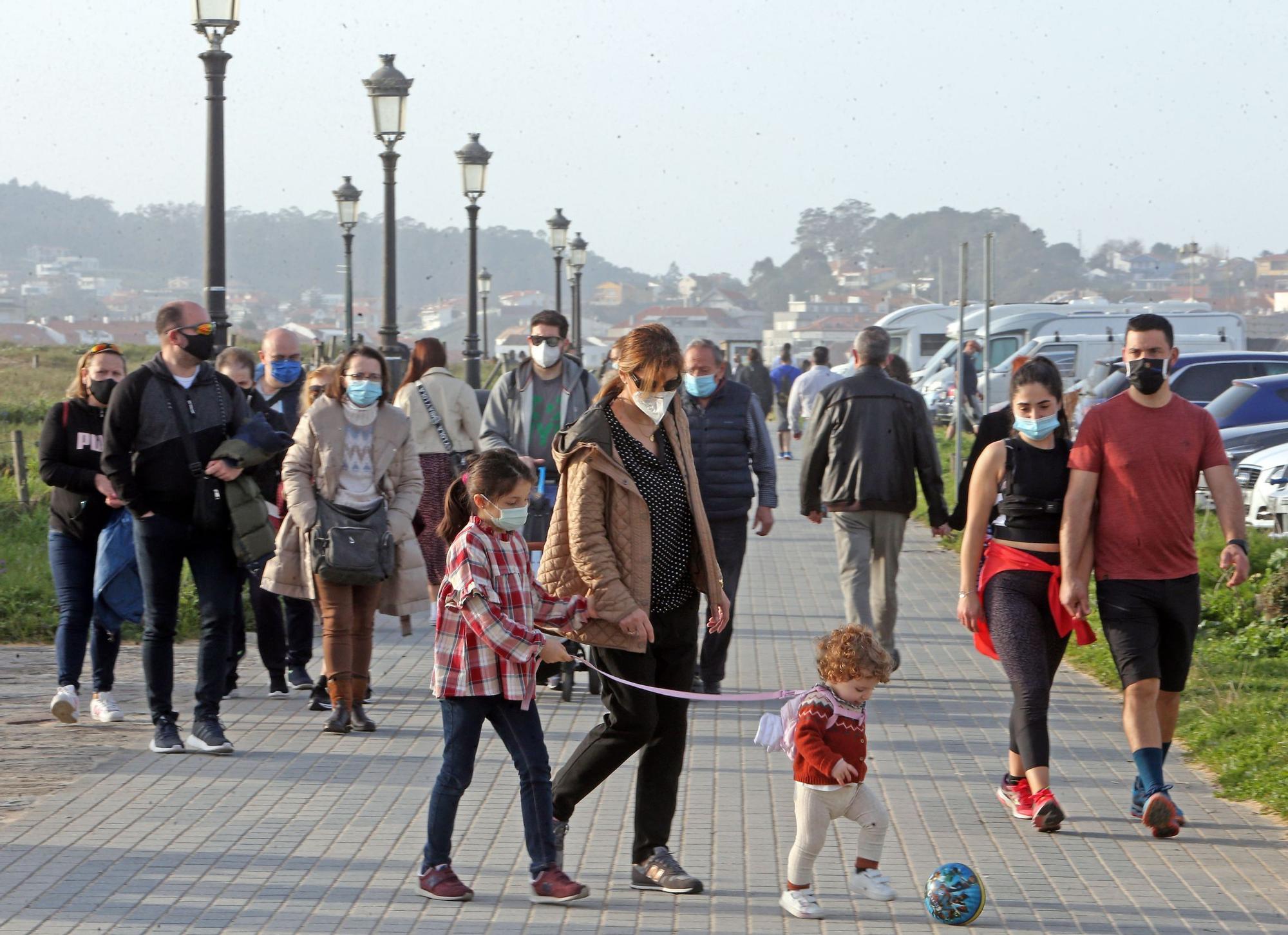 Playa América y Panxón, un espejismo del verano en pleno febrero