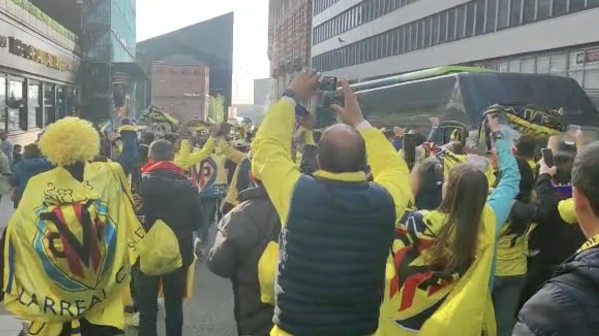 La marea amarilla desplazada a Liverpool ya va rumbo a Anfield